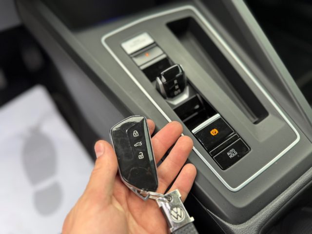 VOLKSWAGEN Golf usata, con Sensori di parcheggio posteriori