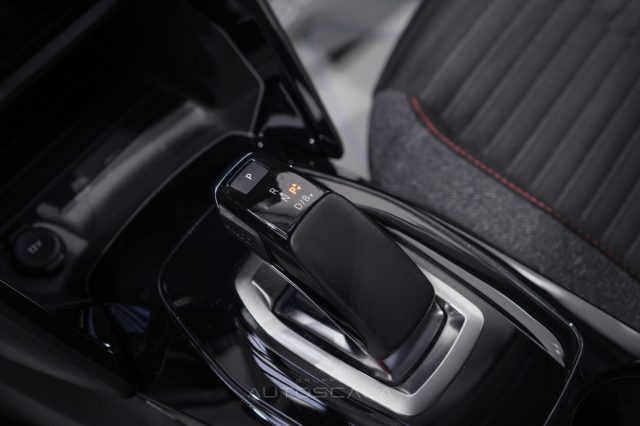 PEUGEOT 208 usata, con Sistema di navigazione