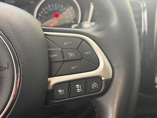 JEEP Compass usata, con Sedile posteriore sdoppiato
