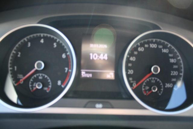 VOLKSWAGEN Golf usata, con Bracciolo