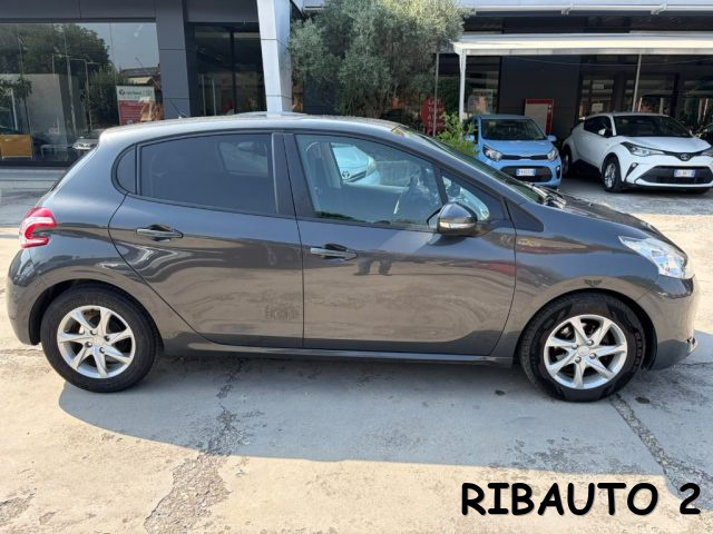 PEUGEOT 208 usata, con Lettore CD