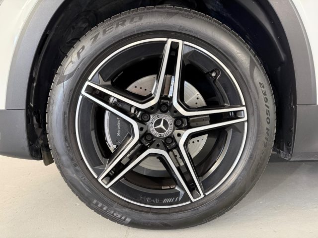 MERCEDES-BENZ GLB 200 usata, con Chiusura centralizzata