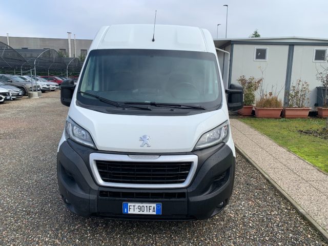 PEUGEOT Boxer usata, con Airbag