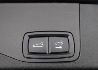 PORSCHE Taycan usata, con Volante in pelle