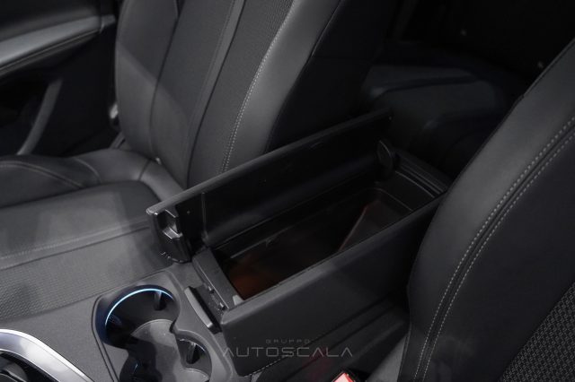 PEUGEOT 3008 usata, con Apple CarPlay