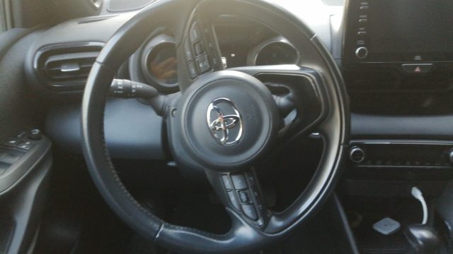 TOYOTA Yaris usata, con Autoradio