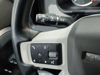 LAND ROVER Defender usata, con Autoradio digitale