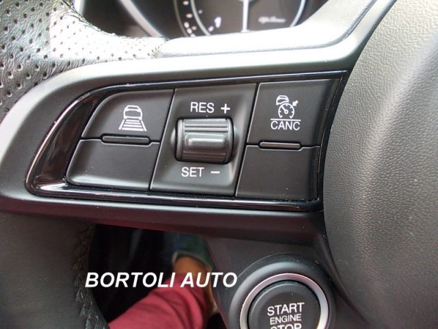 ALFA ROMEO Stelvio usata, con Sensori di parcheggio posteriori