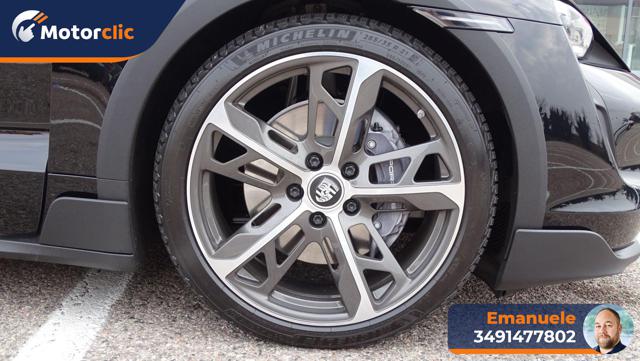 PORSCHE Taycan usata, con MP3
