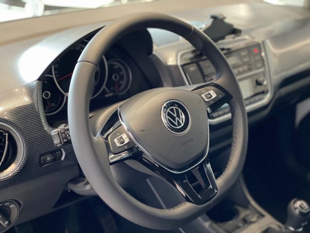 VOLKSWAGEN up! usata, con Cerchi in lega