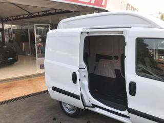 OPEL Combo usata, con Volante in pelle