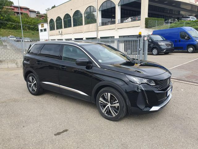 PEUGEOT 5008 usata, con Autoradio