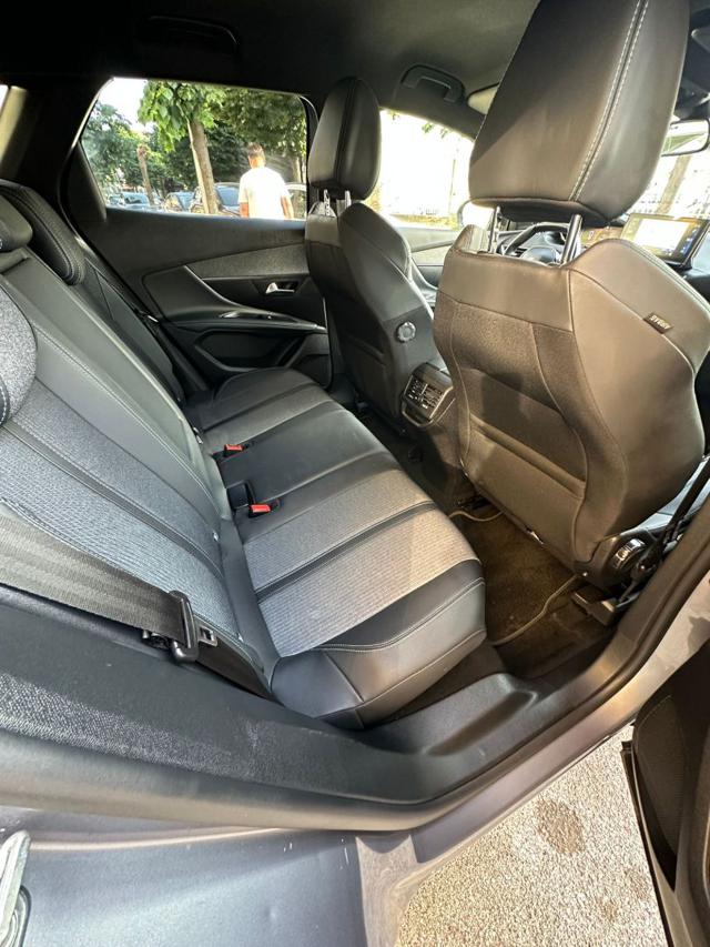 PEUGEOT 3008 usata, con Touch screen