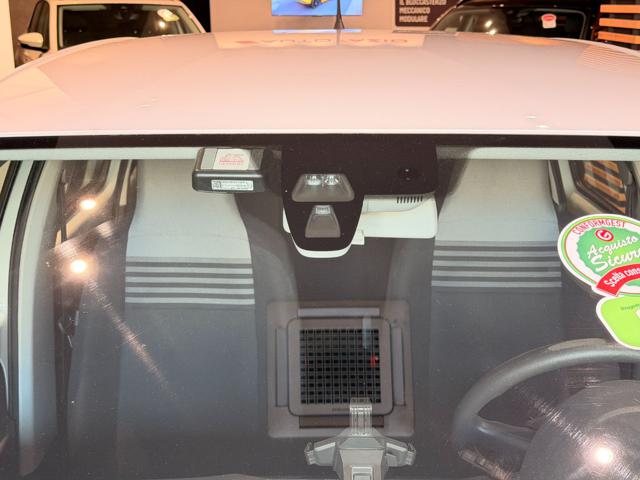 VOLKSWAGEN up! usata, con Park Distance Control