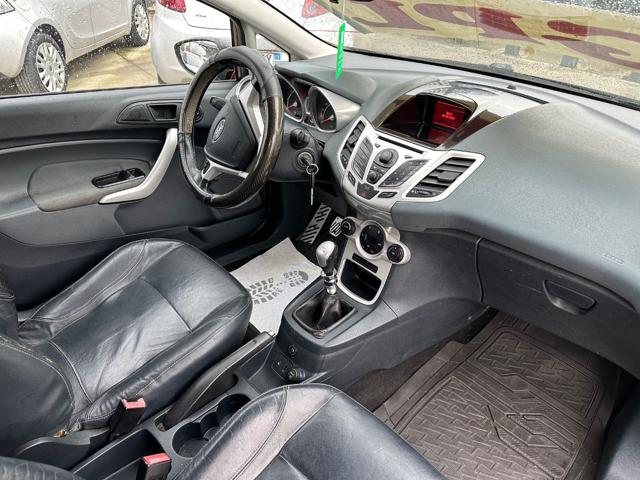FORD Fiesta usata, con Specchietti laterali elettrici