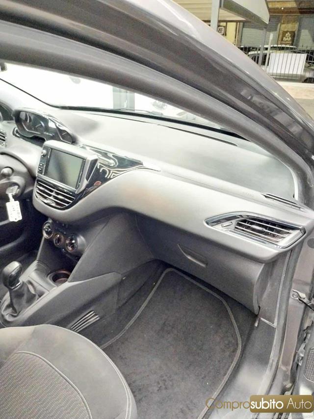 PEUGEOT 208 usata, con Fendinebbia