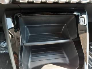 PEUGEOT 208 usata, con USB