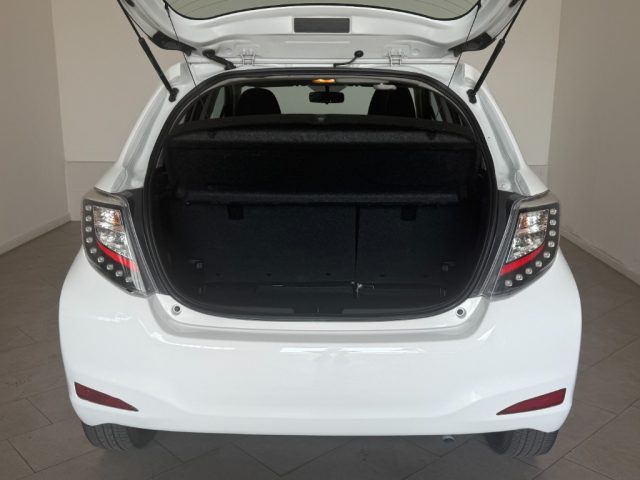 TOYOTA Yaris usata 6