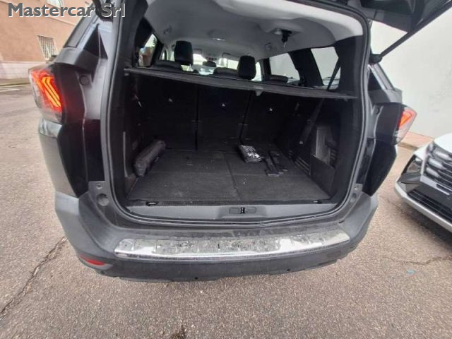 PEUGEOT 5008 usata, con Fari LED