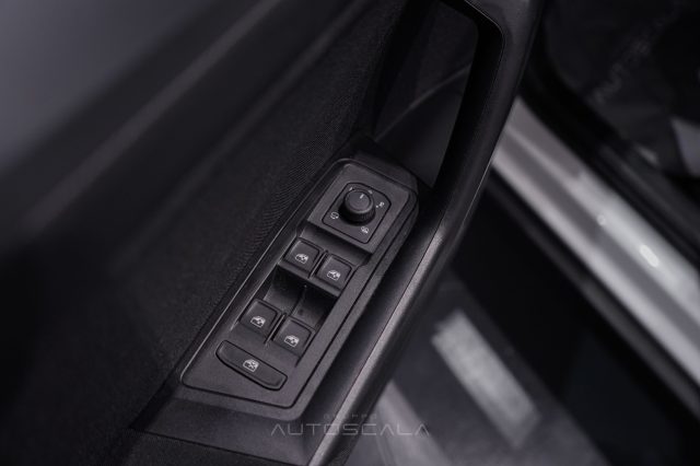 VOLKSWAGEN T-Roc usata, con ESP