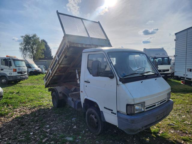 NISSAN Trade usata 1