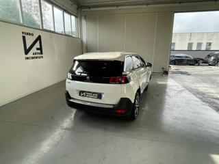 PEUGEOT 5008 usata, con Boardcomputer
