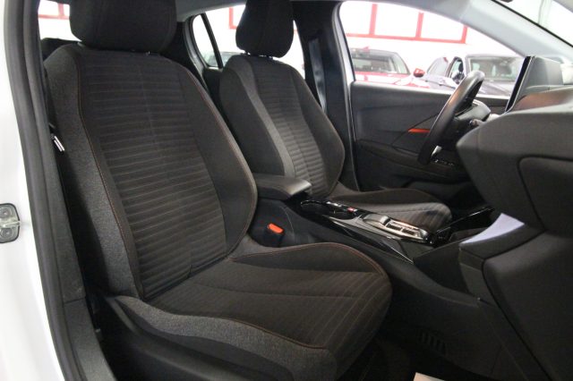 PEUGEOT 208 usata, con Sedile posteriore sdoppiato