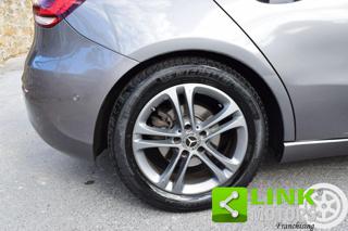 MERCEDES-BENZ A 180 usata, con Sedile posteriore sdoppiato