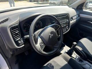 MITSUBISHI Outlander usata, con Fendinebbia