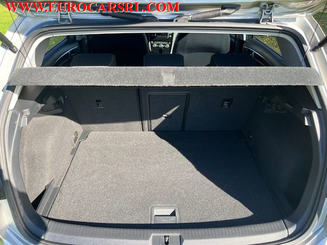 VOLKSWAGEN Golf usata, con Bracciolo