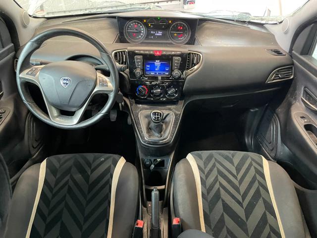 LANCIA Ypsilon usata, con Park Distance Control