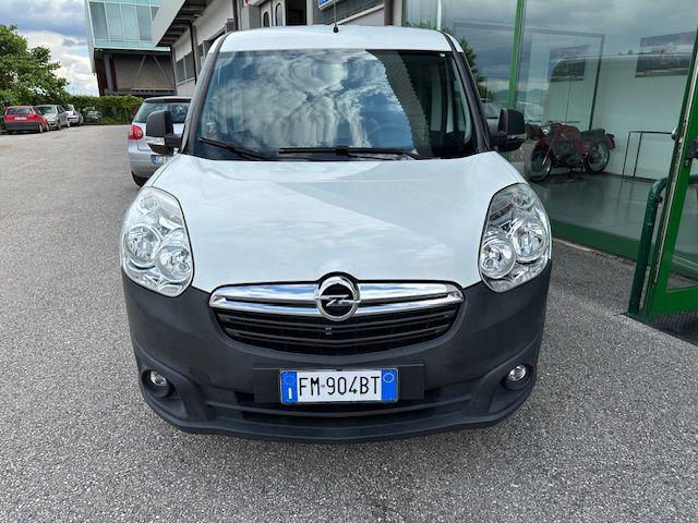 OPEL Combo usata, con Airbag