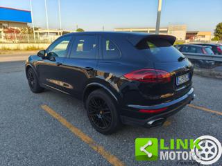 PORSCHE Cayenne usata, con Autoradio