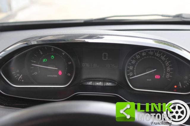PEUGEOT 208 usata, con Sedile posteriore sdoppiato