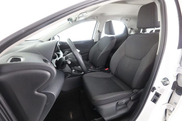 TOYOTA Yaris usata 2