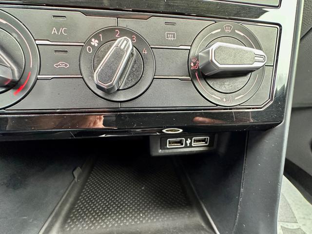 VOLKSWAGEN T-Cross usata, con Volante in pelle