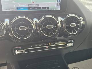 MERCEDES-BENZ GLA 180 usata, con Lettore CD