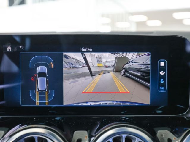 MERCEDES-BENZ GLA 220 usata, con Cronologia tagliandi