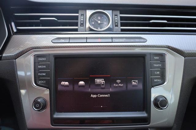 VOLKSWAGEN Passat Alltrack usata, con Frenata d