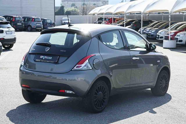 LANCIA Ypsilon usata, con Autoradio