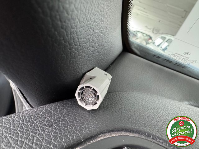 MERCEDES-BENZ SLK 200 usata, con Leve al volante