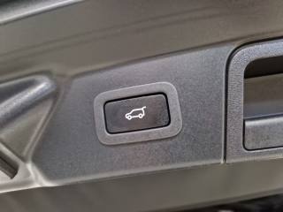 LAND ROVER Range Rover Velar usata, con Park Distance Control