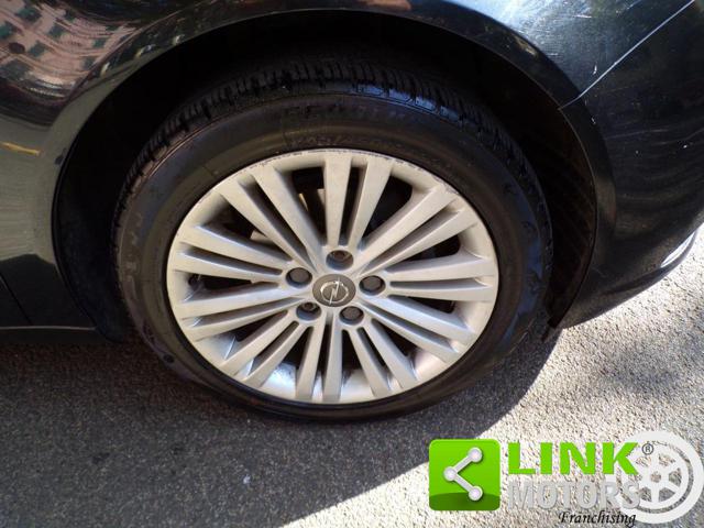 OPEL Insignia usata, con Park Distance Control