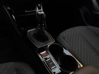 PEUGEOT 2008 usata, con Sensori di parcheggio anteriori