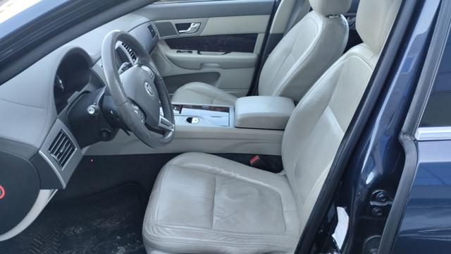 JAGUAR XF usata, con Autoradio