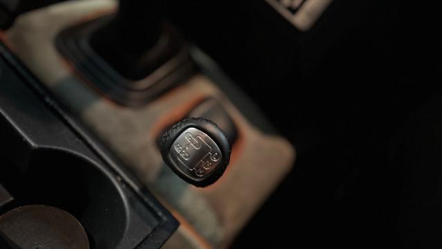 LAND ROVER Defender usata, con Bracciolo