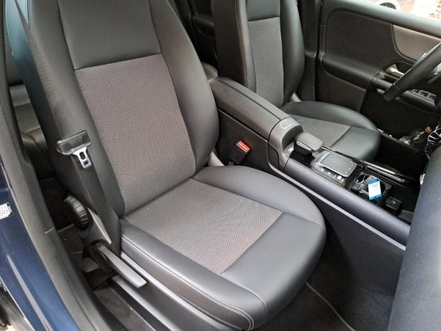 MERCEDES-BENZ GLA 180 usata, con Climatizzatore