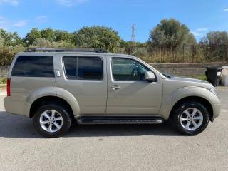 NISSAN Pathfinder usata, con Autoradio