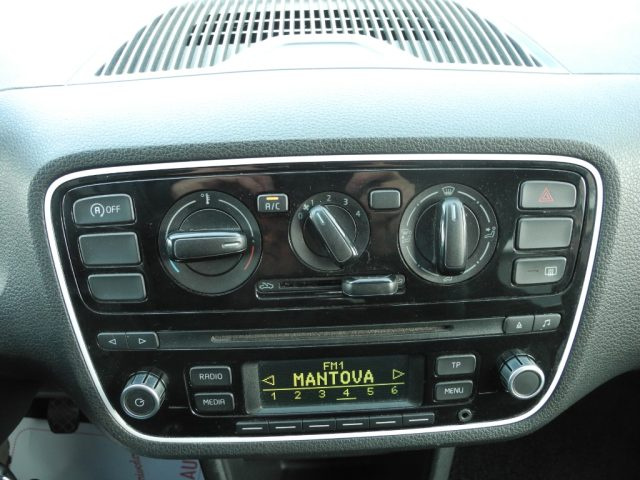 VOLKSWAGEN up! usata, con Monitoraggio pressione pneumatici