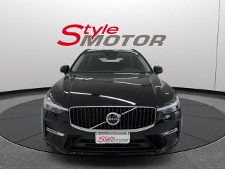 VOLVO XC60 B4 (d) AWD automatico Momentum Sport